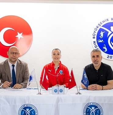aydin-buyuksehir-belediyespor-cerag-duzeltir-ile-sozlesme-yeniledi.jpg