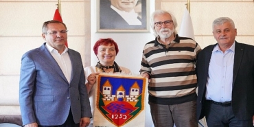 ayvalik-belediyesine-sjenica-belediye-baskani-munib-mujagicten-kardes-sehir-daveti.jpg