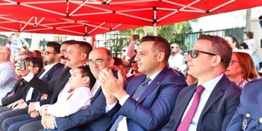 baskan-yildiz-23-nisan-coskusunu-miniklerle-paylasti.jpg