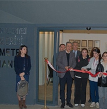 bin-300-kitaplik-kutuphane-konak-metro-istasyonunda-acildi.jpg