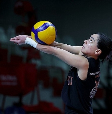 eczacibasi-dynavit-3-luk-icin-sahada.jpg