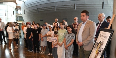 elinde-firca-dilinde-muzik-cizgi-roman-sergisi-acildi.jpg