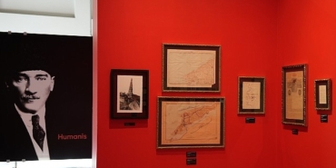 karanlikta-akan-bir-yildiz-mustafa-kemal-ataturk-sergisi-istanbulda-acildi.jpg