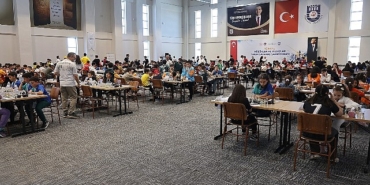 kucukler-ve-yildizlar-satranc-sampiyonasi-karamanda-yapiliyor.jpg