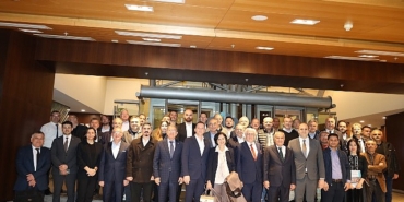 kuru-meyve-ihracatcisi-sorunlarin-cozumu-icin-tarim-ve-orman-bakanligiyla-birlikte-hareket-etmek-istiyor.jpg