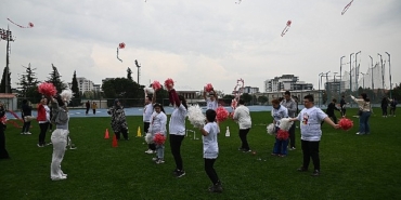 manisada-ozel-bireyler-icin-renkli-senlik.jpg