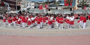 menemende-23-nisan-coskusu-yasandi.jpg